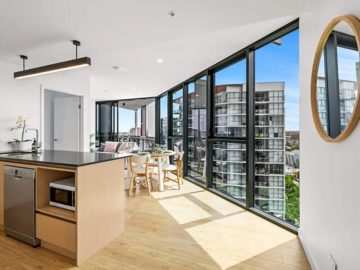 City Chic Living W Sunset Views 2Bd1 Studio Apt بريزبين شقة
