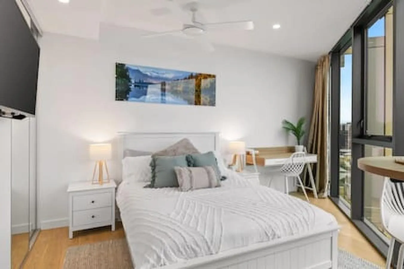 City Chic Living W Sunset Views 2Bd1 Studio Apt بريزبين شقة
