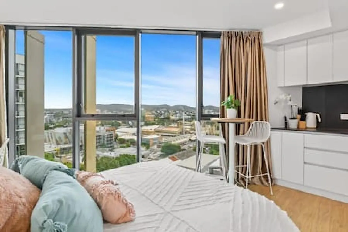 شقة City Chic Living W Sunset Views 2Bd1 Studio Apt بريزبين أستراليا